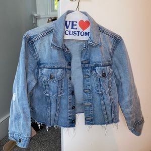 Cropped Levi’s denim jacket size 2